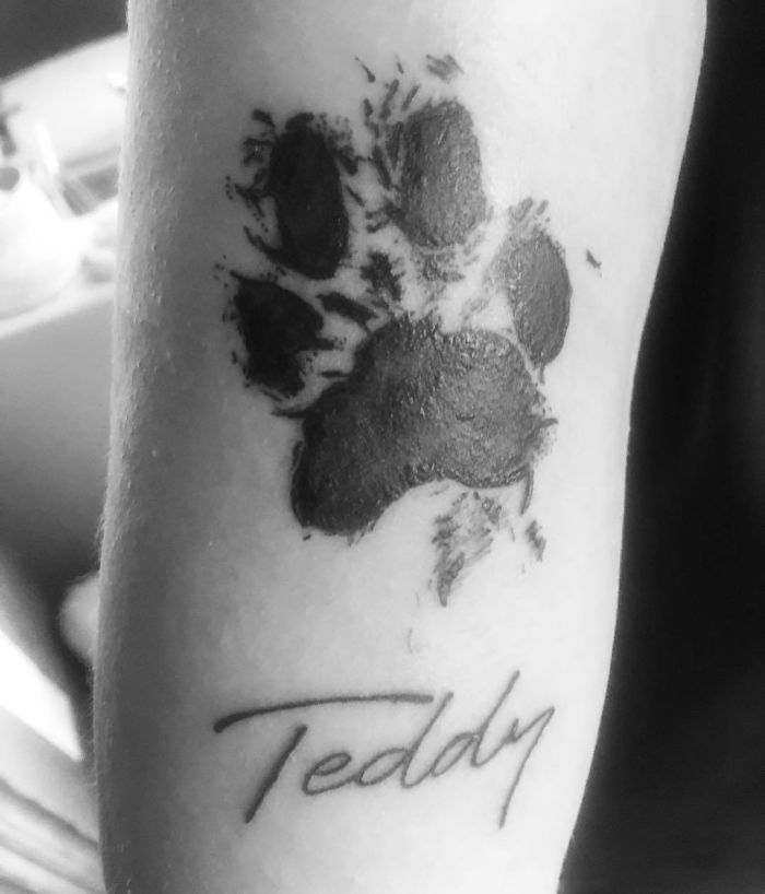 paw print tattoo with name 