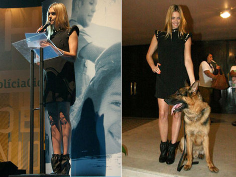 Fernanda Lima with her German Shepherd while hosting