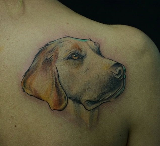 realistic sideview looking up face of Golden Retriever Tattoo on the back