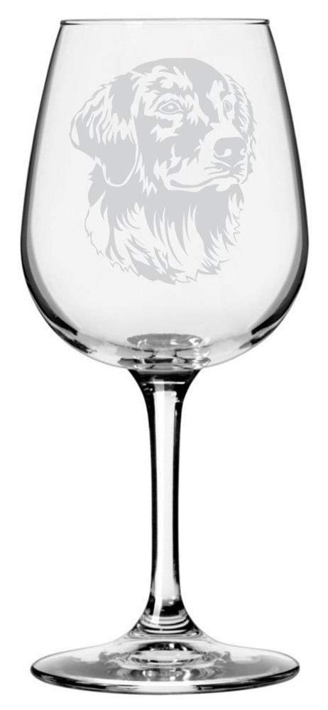 A Golden Retriever themed etched wine glass