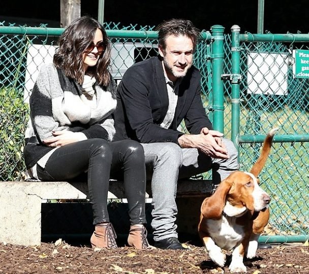 26 Celebrities With Basset Hounds The Paws