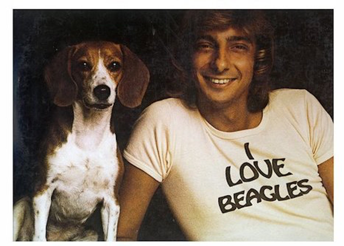 Barry Manilow with his Beagle