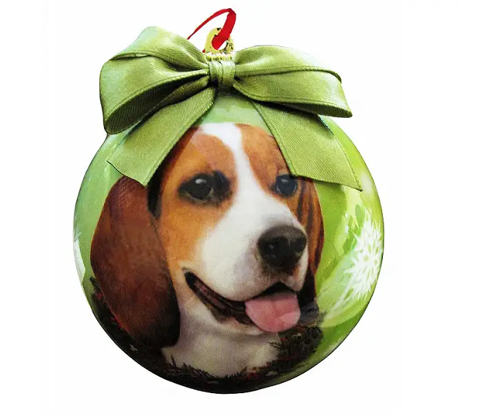 a christmas tree ornament with the face of a Beagle