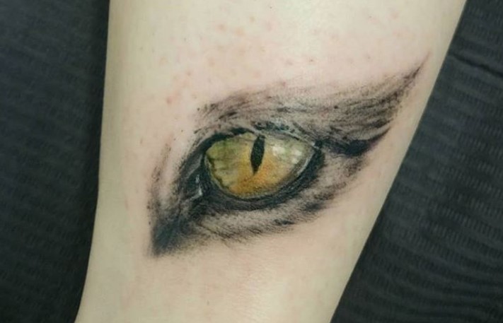 3D Cat Eye tattoo on the leg