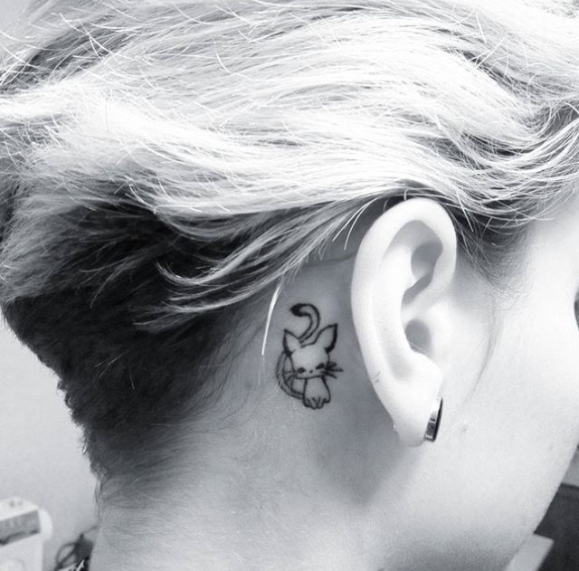 15 Best Cat Tattoos Behind Ear
