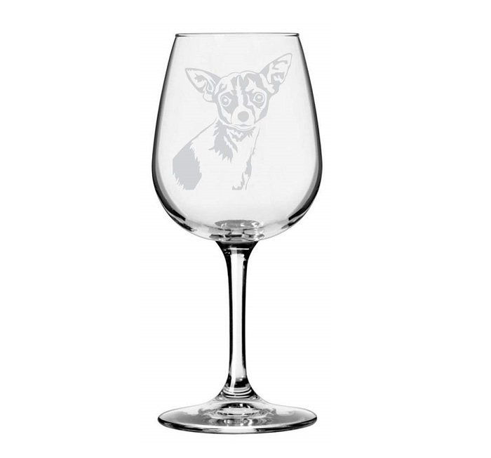 Chihuahua etched wine glass