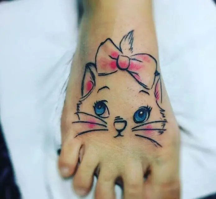 Outline of a pretty cat tattoo on the foot