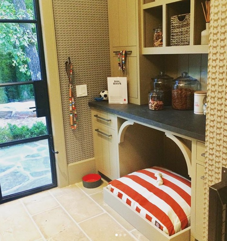 dog room below the counter top in the front door hallway