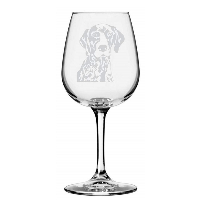 A German Shorthaired Pointer Etched wine Glass