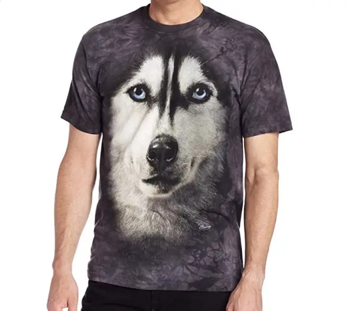 T-Shirt printed with the face of a Siberian Husky and being worn by a man