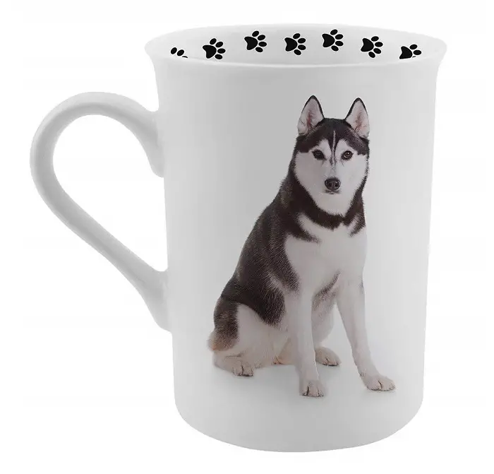 White coffee mug with a Siberian Husky sitting