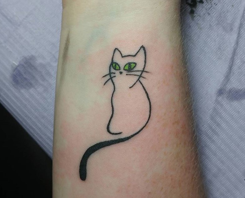 25 Adorable Small Cat Tattoos for Cat Lovers - wide 2