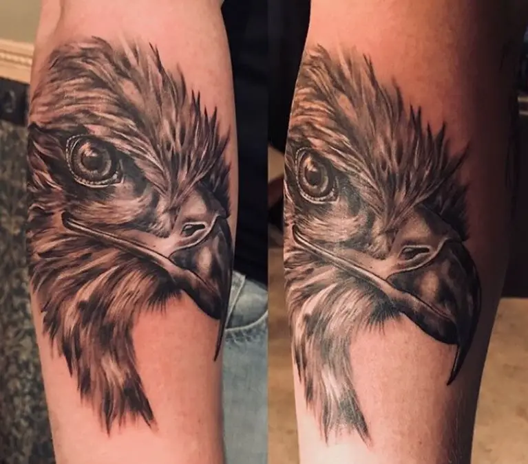 realistic head of an Eagle Tattoo tattoo on the leg