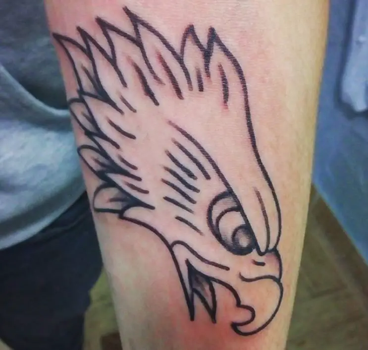 outline head of an Eagle Tattoo on the forearm