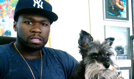 50 Cent next to his Schnauzer