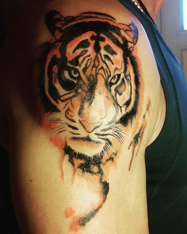 Realistic Tiger Tattoo on the shoulder