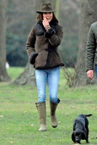 Kate Middleton walking with her Cocker Spaniel