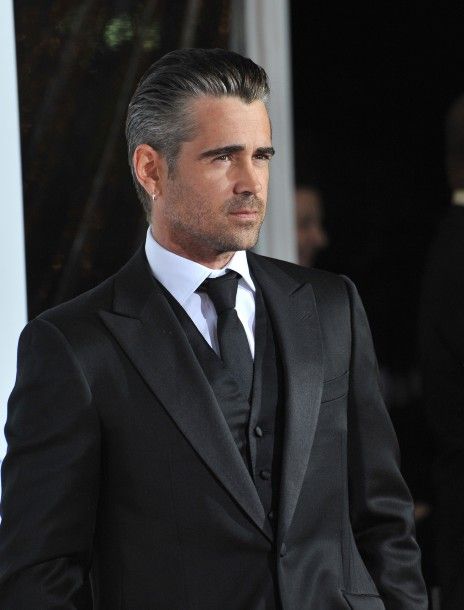 photo of Colin Farell in his black suit