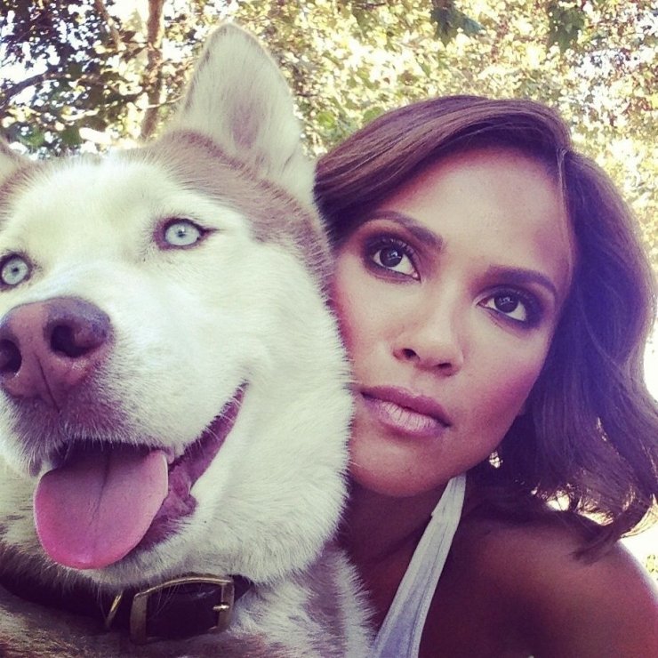 Lesley-Ann Brandt taking a selfie with her Husky