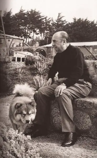 Pablo Neruda sitting on the bench with his chowchow on the ground