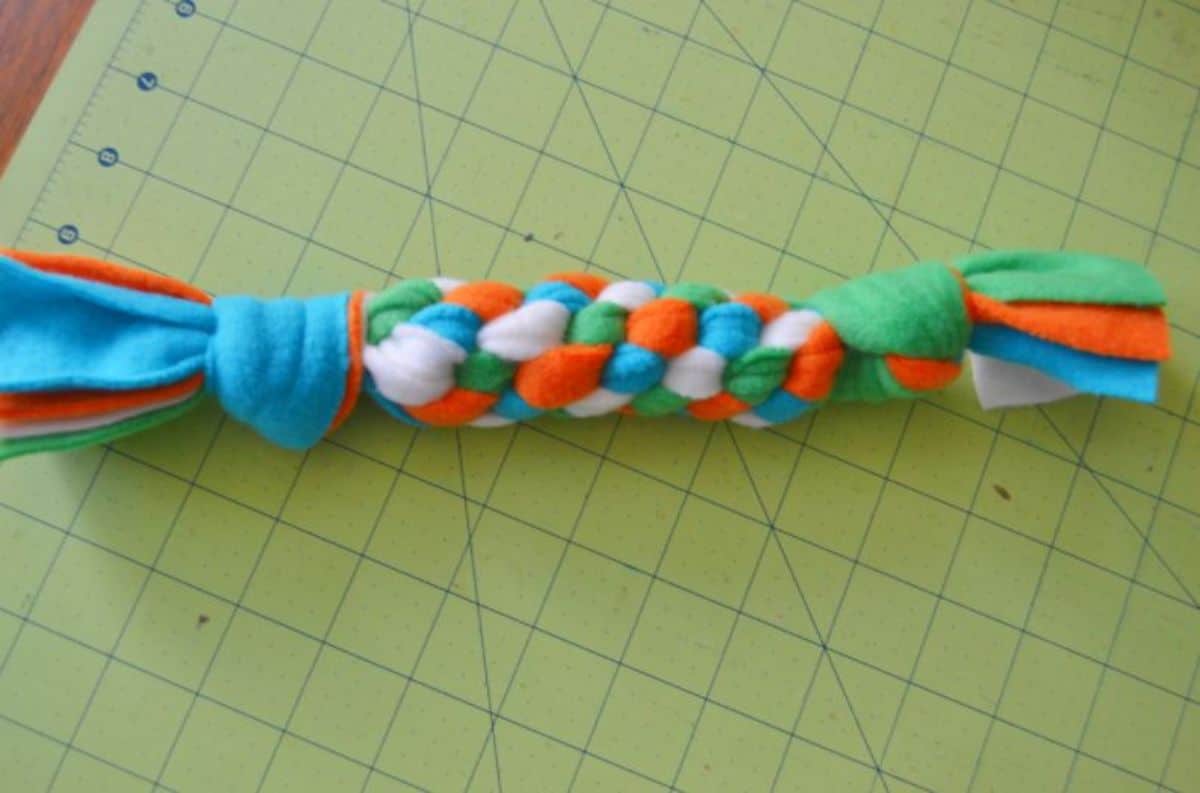 4 strip tshirt hem dog tug toy