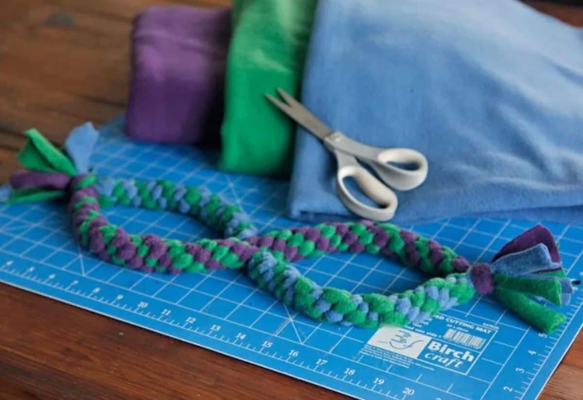DIY double loop tug toy