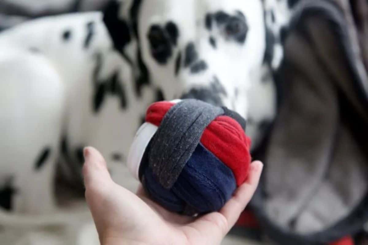 DIY hem ball from tshirt